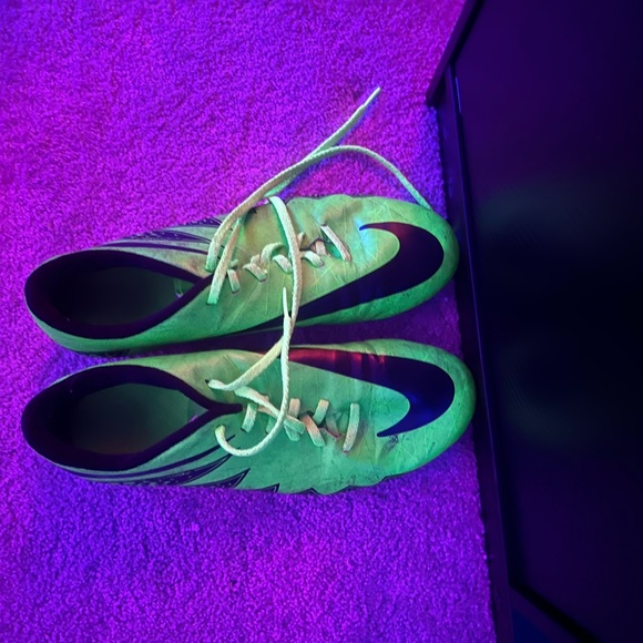 Nike Hypervenom Soccer Cleats - Picture 2 of 4